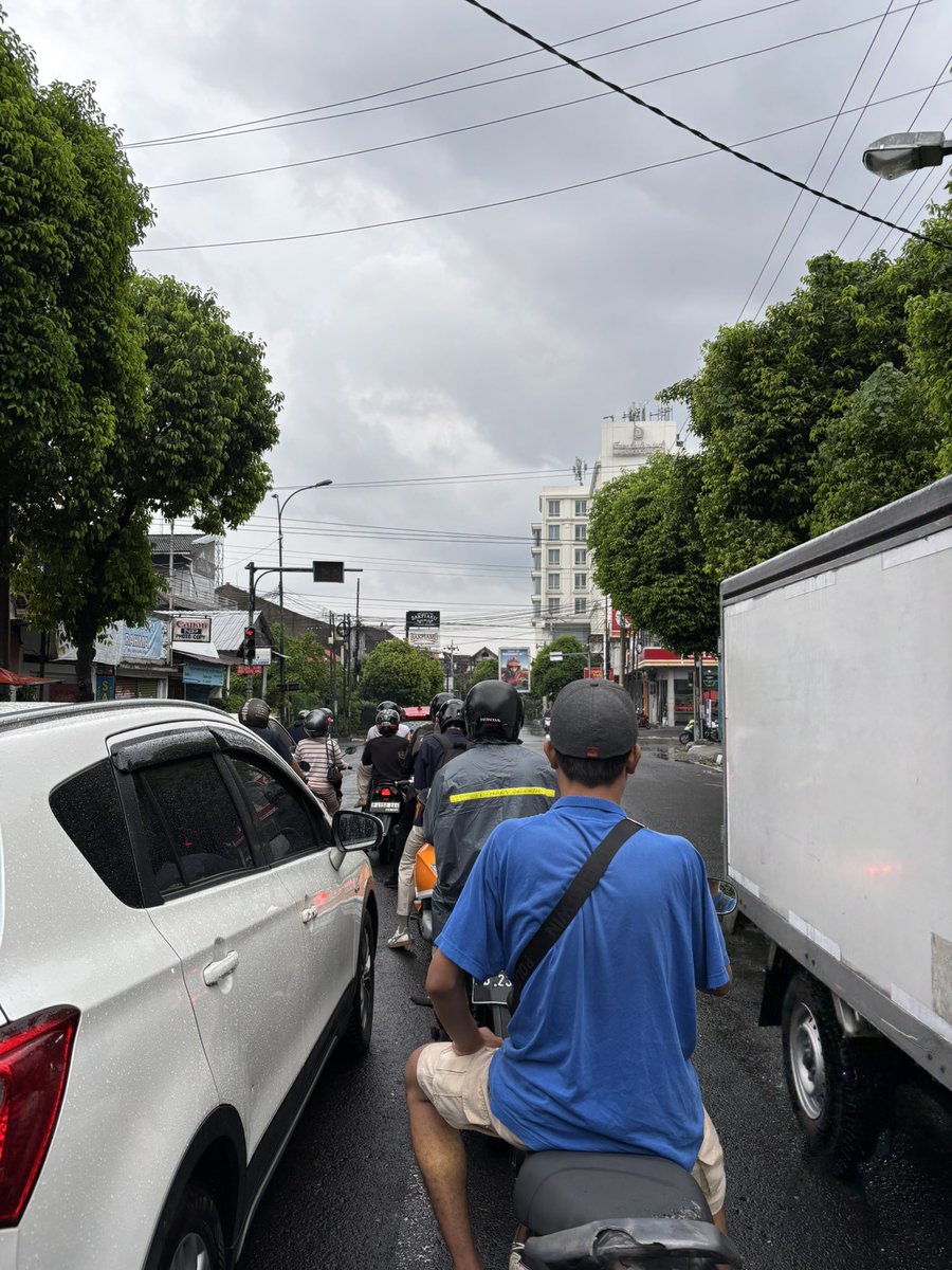 Kurt Coba(in) tweet media