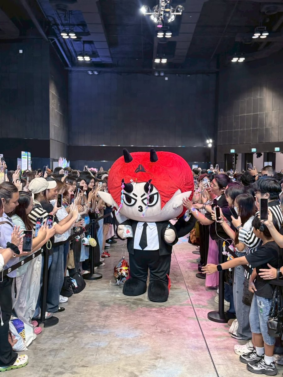 DOMIIA 's GRANNY th tweet media