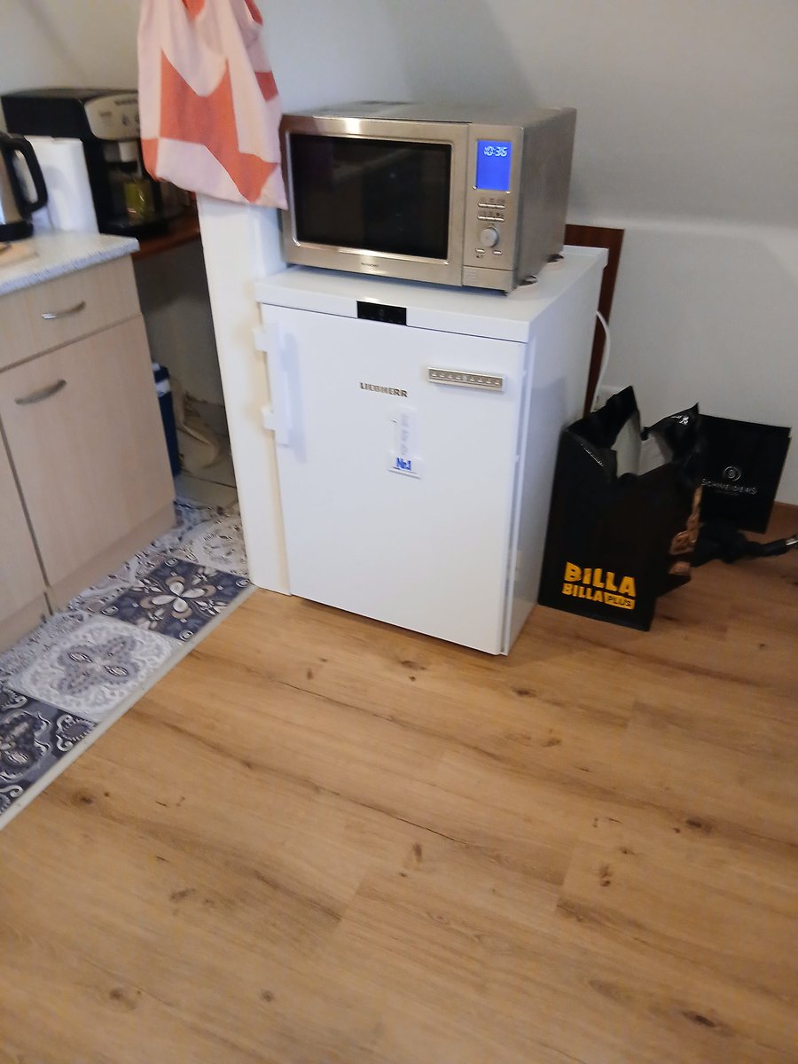 IvanMajstr8's tweet photo. Alles von Caritas bekommen 🤪😜 hab sowieso keine Besucher 😝egal ob bin zuhause oder draußen spazieren https://t.co/gYSslOde8g