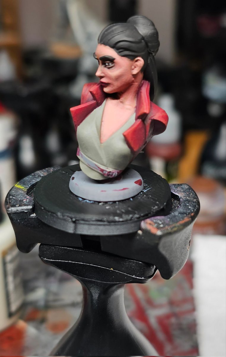 AlanKBorthwick's tweet photo. Finishing up the model I started at adepticon in Lyn Orzechs class, I think I got the skin ok and am happy with the jacket, now to finish the hair and shirt. https://t.co/4wcxlMFS17