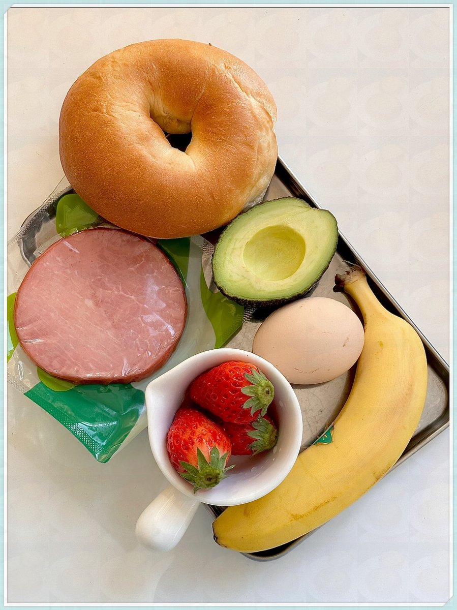 Mr4zR_Graphiste's tweet photo. Sunny side up eggs + avocado toast + a side of berries—your perfect lazy Sunday brunch fix! https://t.co/t6wSjhGXUr