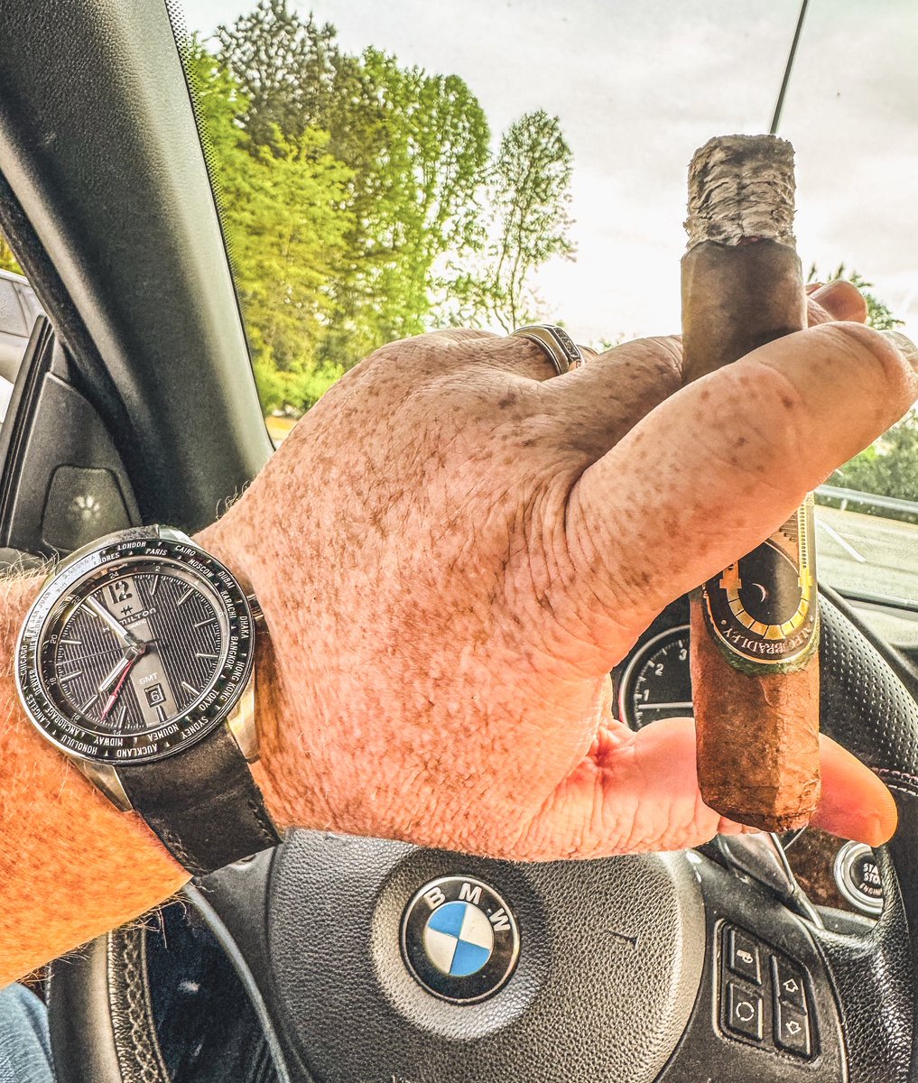 stogiedad's tweet photo. Been a few days but I’m on the road today so I’m going to enjoy the ride…starting with an @alecbradley #SafeKeepings and #coffee to get it going. #nowsmoking #CigarLife #CigarsOnX #watchoftheday #Hamilton https://t.co/27IlBZDTEV