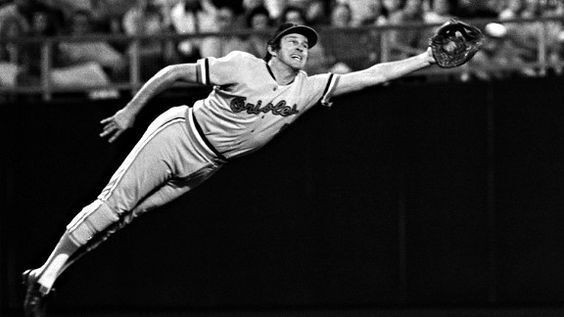 baseballinpix's tweet photo. Brooks Robinson making a diving catch, 1973. The 16-time Gold Glove winner has the most of any position player. https://t.co/dXygVMBCDn