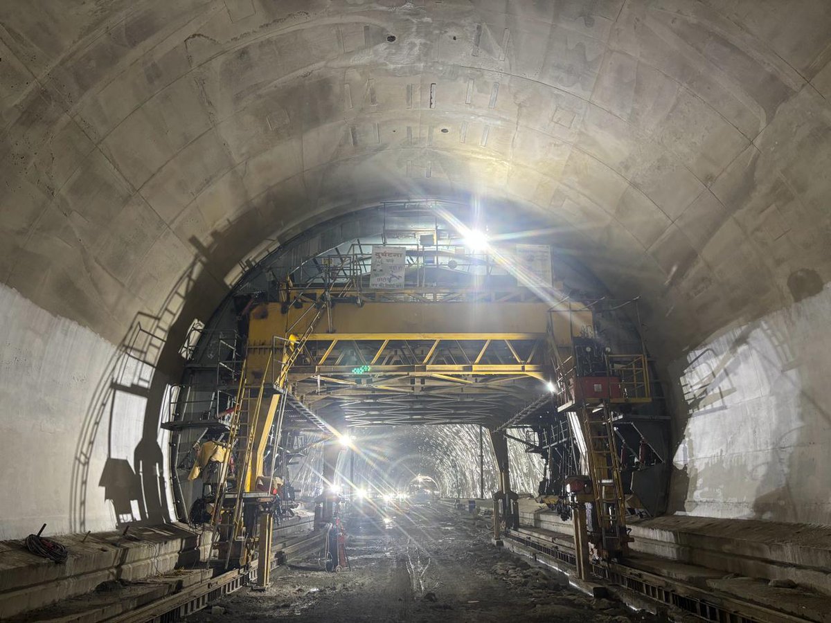 RailAnalysis's tweet photo. #NHSRCL advances #highspeedrail project with 5 km #tunnel excavation milestone on #MumbaiAhmedabad corridor
Read more: https://t.co/N7yApr8pOg
@nhsrcl
#HSR #BulletTrain #MAHSR #NATM #Connectivity #Construction #Drainage #Infrastructure #Maintenance #SuratDepot #RailAnalysis https://t.co/doZFnNRr8o