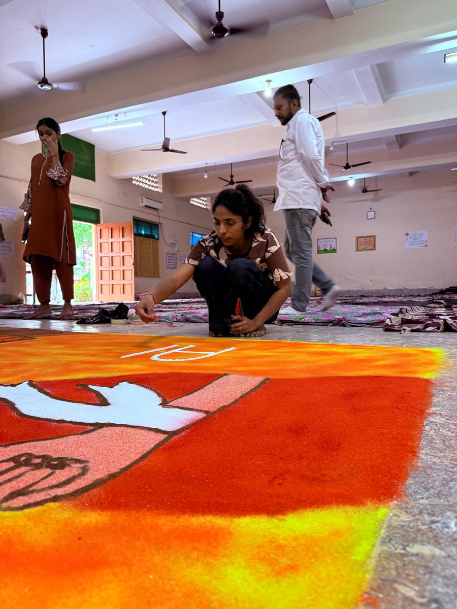 abhimanyubihar1's tweet photo. अखिल भारतीय विद्यार्थी परिषद क्षेत्रीय पूर्णकालिक कार्यकर्ता वर्ग पूर्वी पूर्वोत्तर एवं बिहार क्षेत्र , जैन तीर्थ श्वेतांबर  मंदिर पवापुरी (नालंदा) (दक्षिण बिहार) कार्यक्रम की तैयारी करते हुये कार्यकर्ता गण 
@Abvpvoice @southbihar @AbvpNalanda @AshishSainram
@yagywalkya https://t.co/2a2x70sHHz