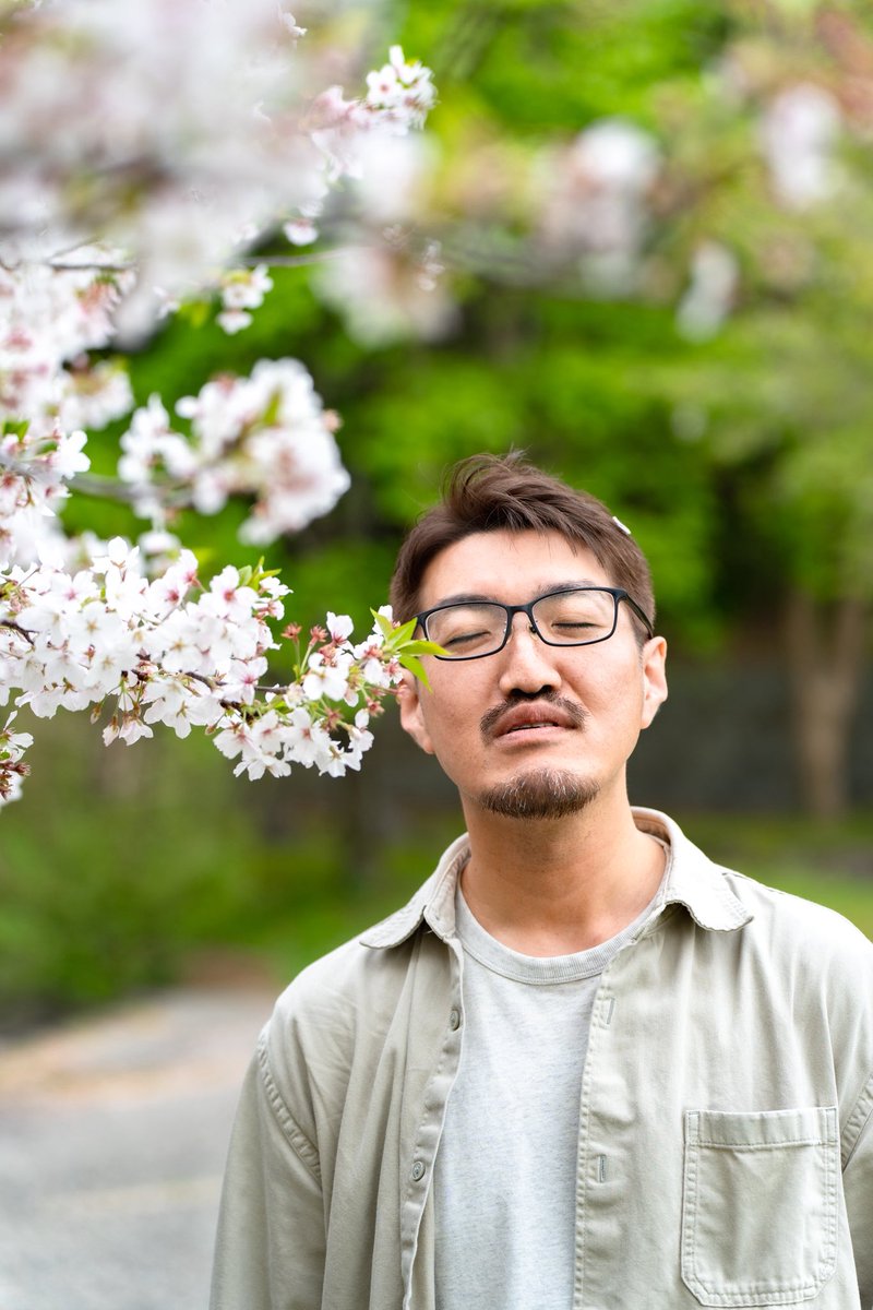 桜の季節🌸
知り合いのカメラマンに撮ってもらいました📷
映画ポスター風🎬笑
