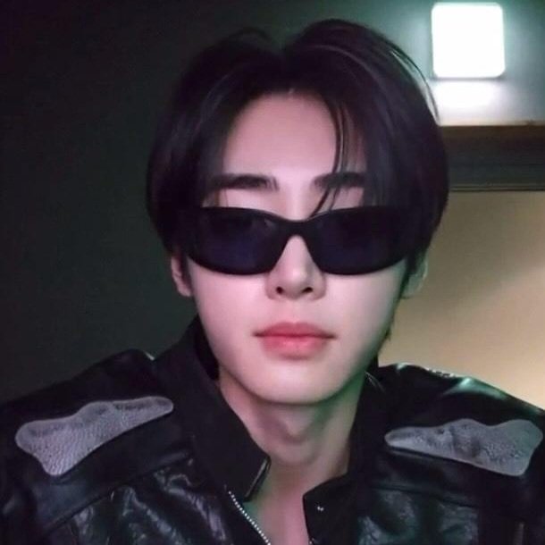 ❄️얼음별 tweet media