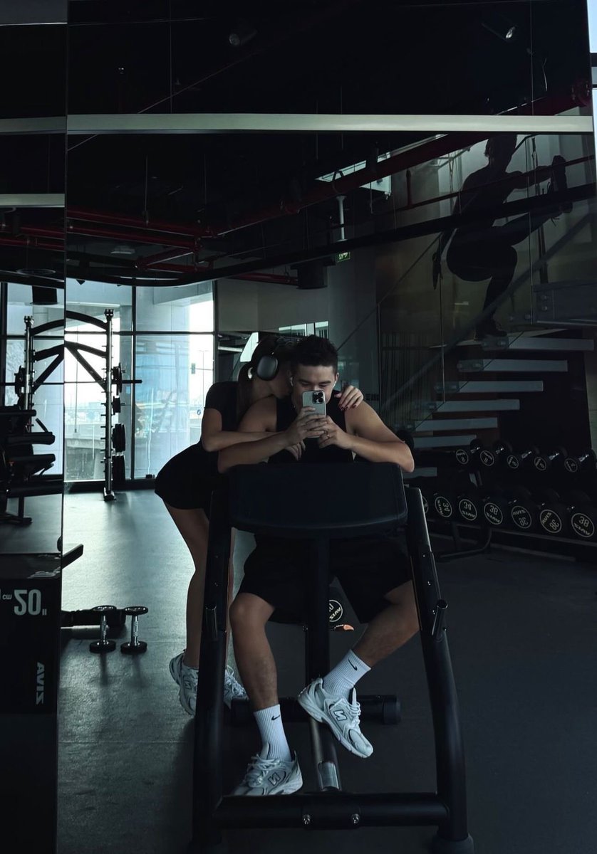 𝒞𝓁𝒶𝓈𝓈𝓎 tweet media