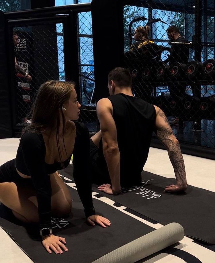 𝒞𝓁𝒶𝓈𝓈𝓎 tweet media