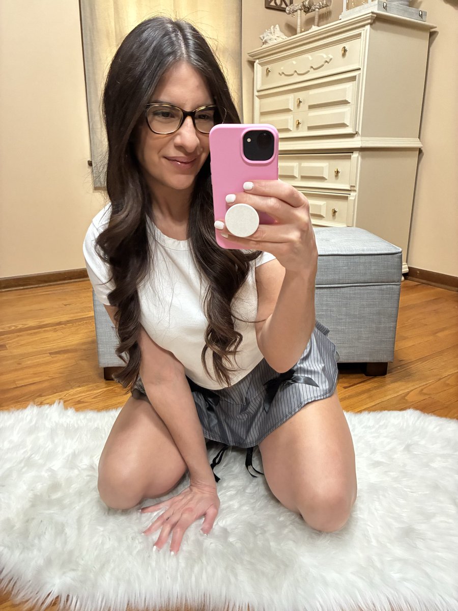 AngelInaraxoxo's tweet photo. https://t.co/iGFWO5VKqI https://t.co/Tdq3zIkfIh