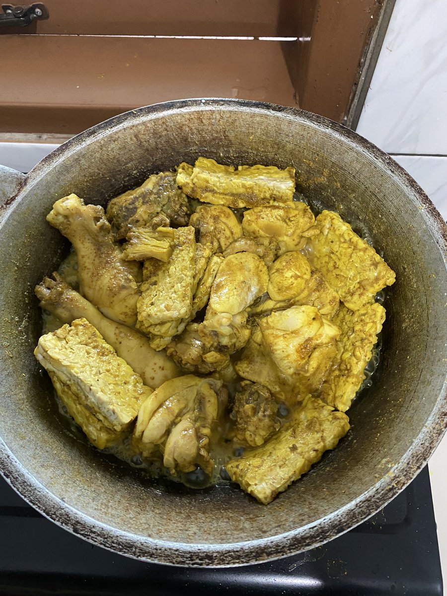 Apoteker Besar tweet media