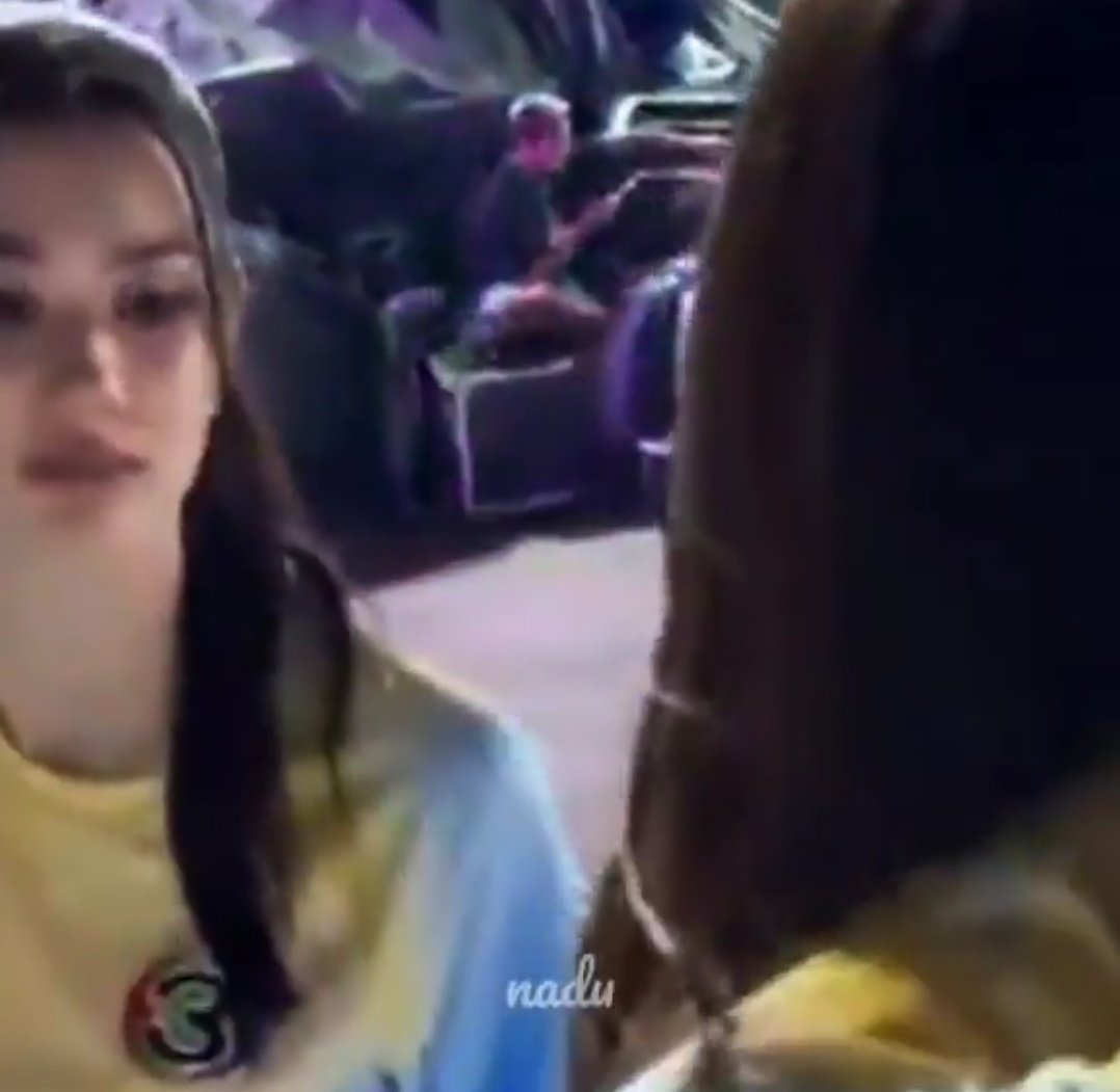 LenaMiuland tweet media