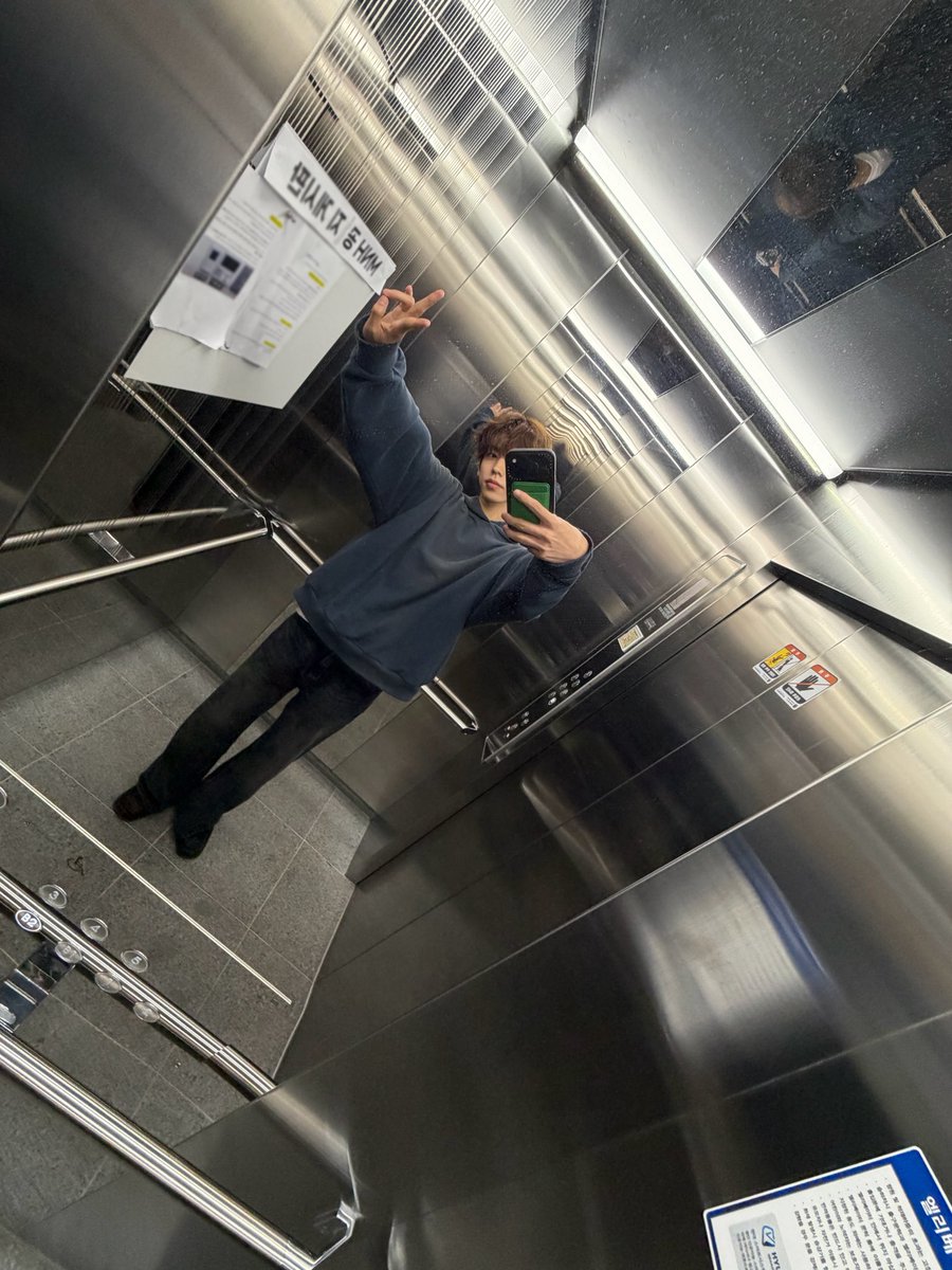 8TURN Members tweet media