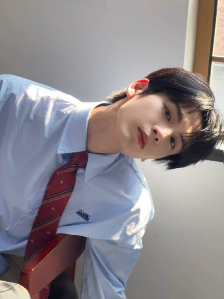 selfolssi ♤ tweet media