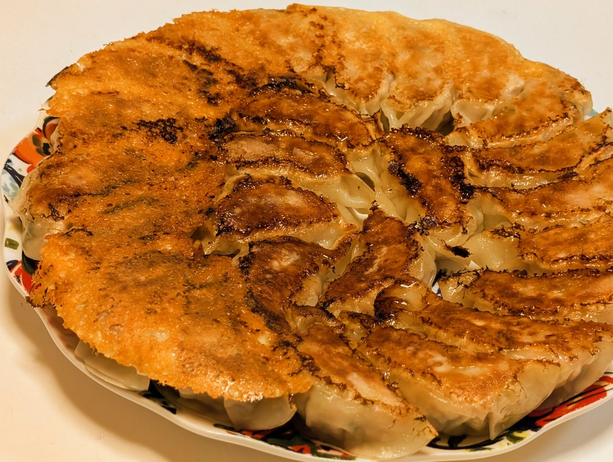 karigane39's tweet photo. 餃子つくった(*˙˘˙*)

#晩ごはん https://t.co/ljNYIiJhLn