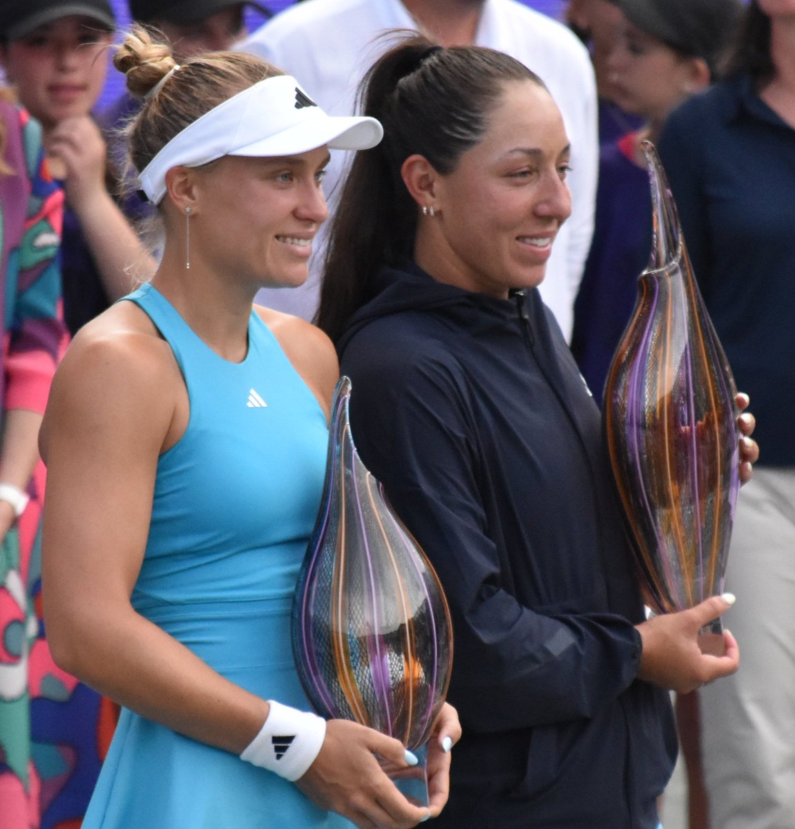 frame yourself tweet media