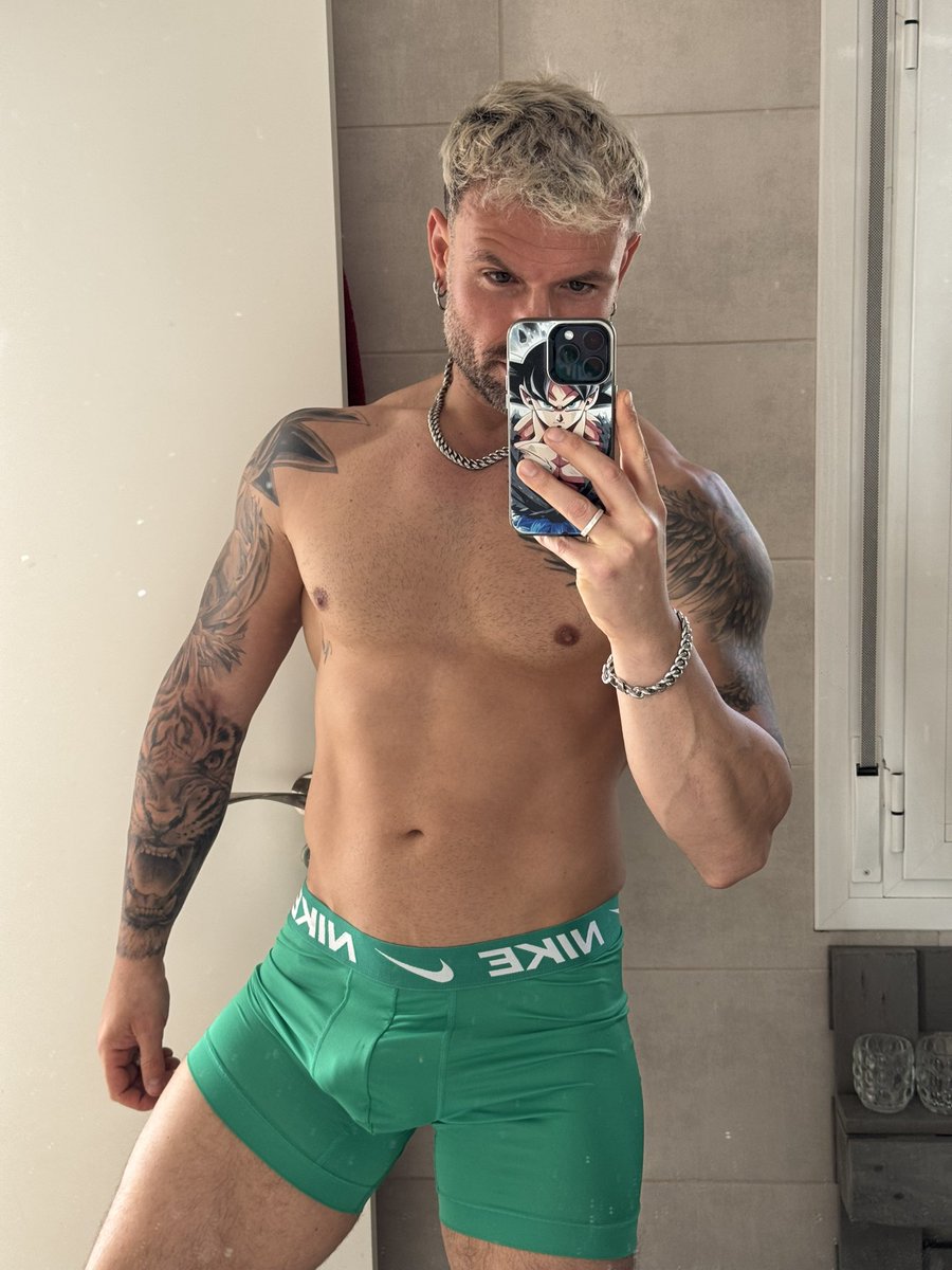 itsfranguillen's tweet photo. Verde que te quiero verdeeeee 😏 https://t.co/GoEe67VthP