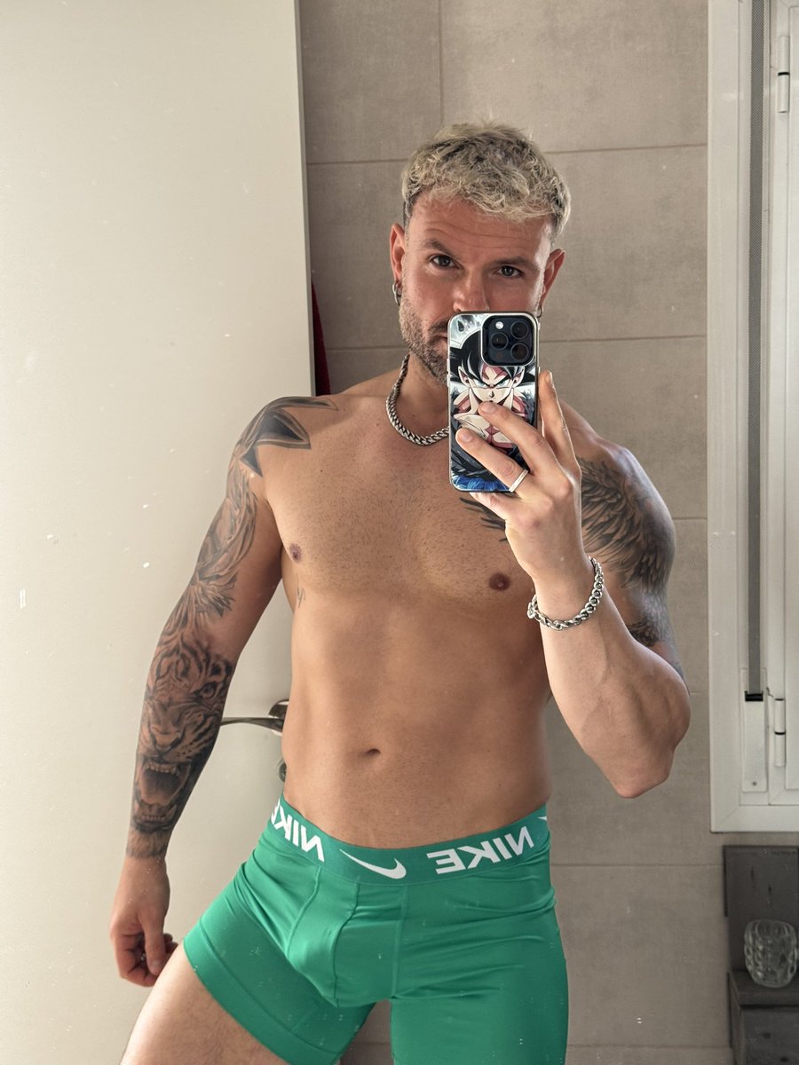 itsfranguillen's tweet photo. Verde que te quiero verdeeeee 😏 https://t.co/GoEe67VthP