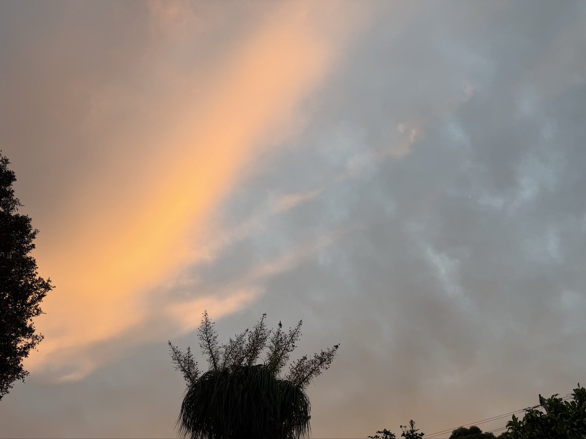 ohsixoneoh's tweet image. Post #DaylightSavings fatigue is a thing 
#fitness
 
My #PhotoOfTheDay is of the #sky at sunset before a shower rolled in
