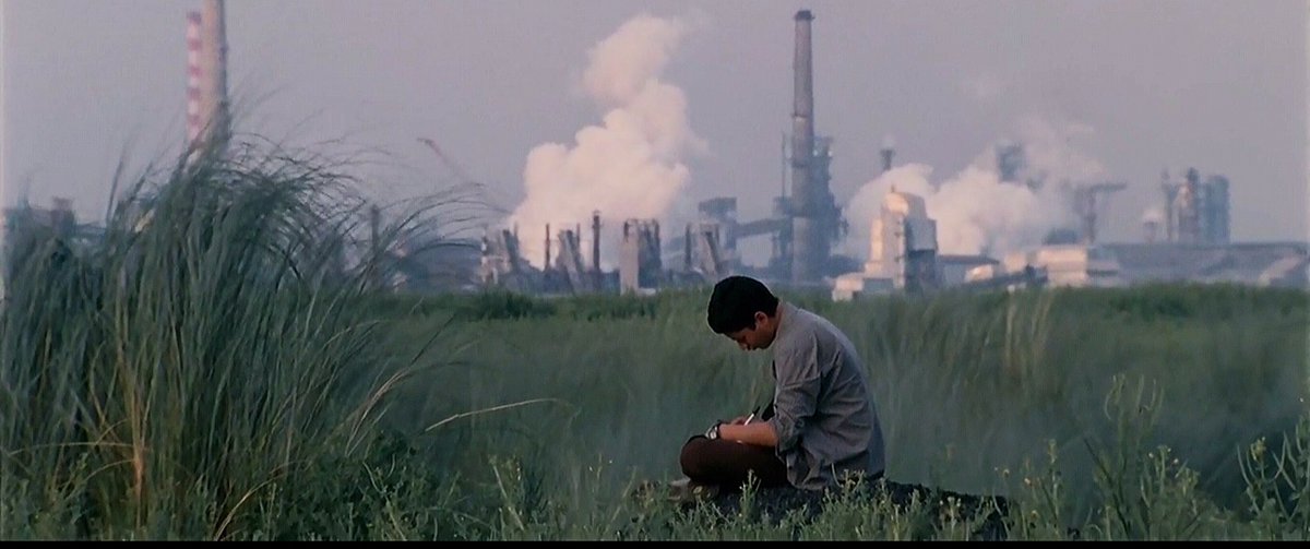 tamashawaala's tweet photo. 🎬 Udaan (2010), Dir.- Vikramaditya Motwane https://t.co/RQuD2sMKME
