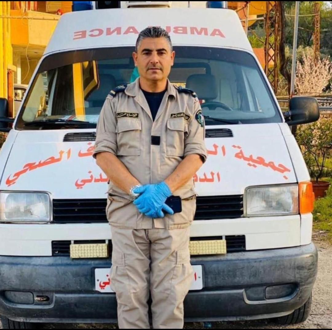 🇱🇧🇮🇱🚨🚨 - L'armée israélienne a assassiné un ambulancier libanais, le ciblant alors que lui et son équipe se rendaient sur les lieux d'un bombardement à Sediqqin.

(<a href="/AlakhbarNews/">جريدة الأخبار - Al-Akhbar</a>)