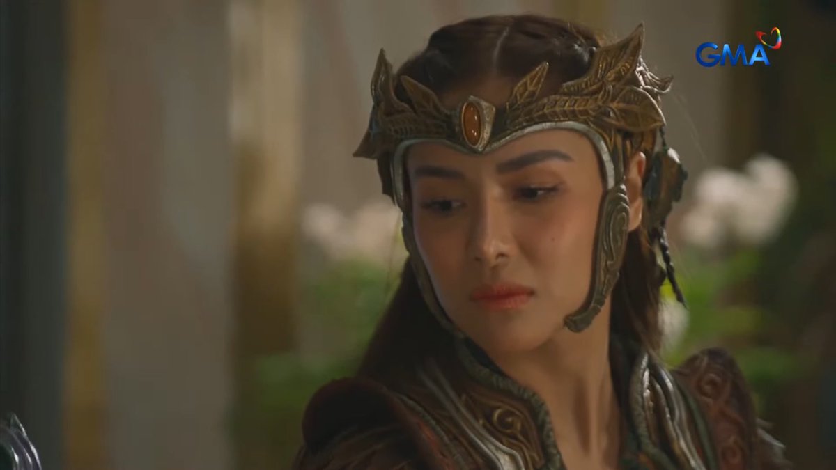 Tulad ng kanilang mga edea, ulilang lubos na rin sina Alena at Danaya.
