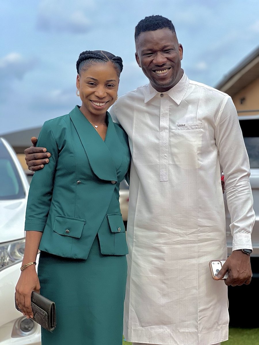 pwiteeabby's tweet photo. When God said "I will give you pastors according to mine heart, which shall feed you with knowledge and understanding"
Dear Reverend Ohis,you are a proof that God had me in mind!
Thank you so much for everything! Sincerely this girl is grateful. https://t.co/6qw1OEDp0N