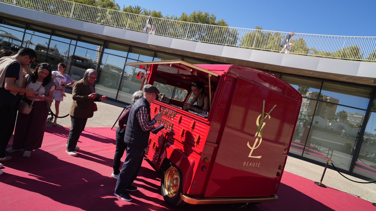 muelleuno tweet media