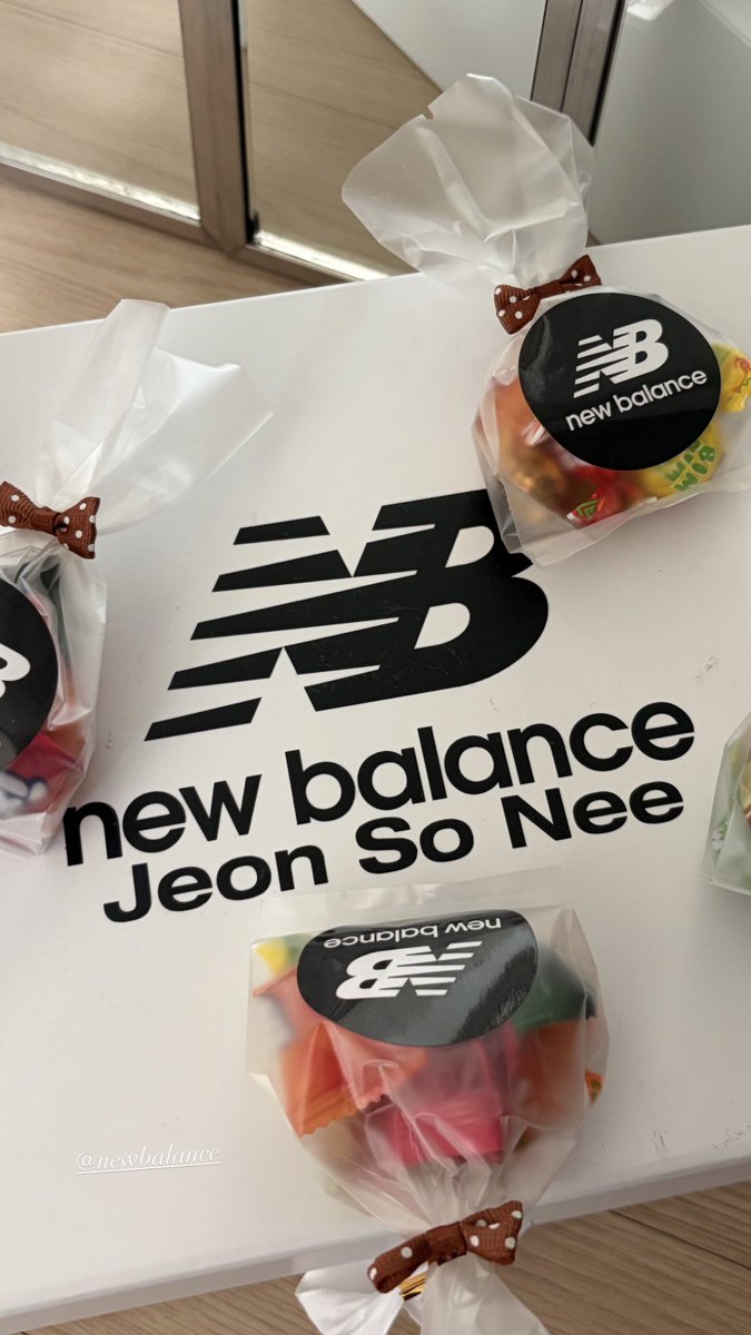somewheregreene's tweet photo. I got something from New Balance today. 🤍 https://t.co/LggS3JVRWl