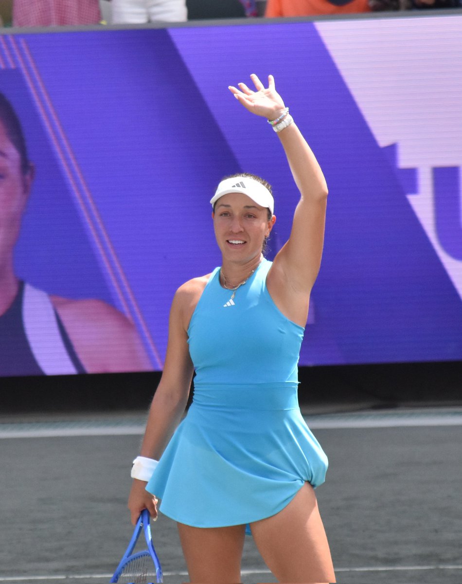 frame yourself tweet media