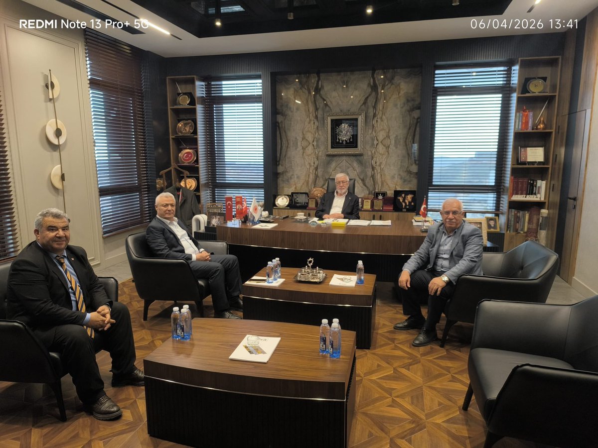 Kurucu İl Başkanımız, önceki dönem Milletvekilimiz Sayın Ahmet Uzer’i, mübarek Umre ibadetini eda etmelerinden dolayı ziyaret ettik. Rabbim Umrelerini,dualarını kabul etsin inşallah.<a href="/fmfedaioglu/">Fatih Muhaddis FEDAİOĞLU</a> <a href="/FatmaSahin/">Fatma Şahin</a> <a href="/abdulhamitgul/">Abdulhamit Gül</a> <a href="/AKPART01939734/">AKPARTİ</a>