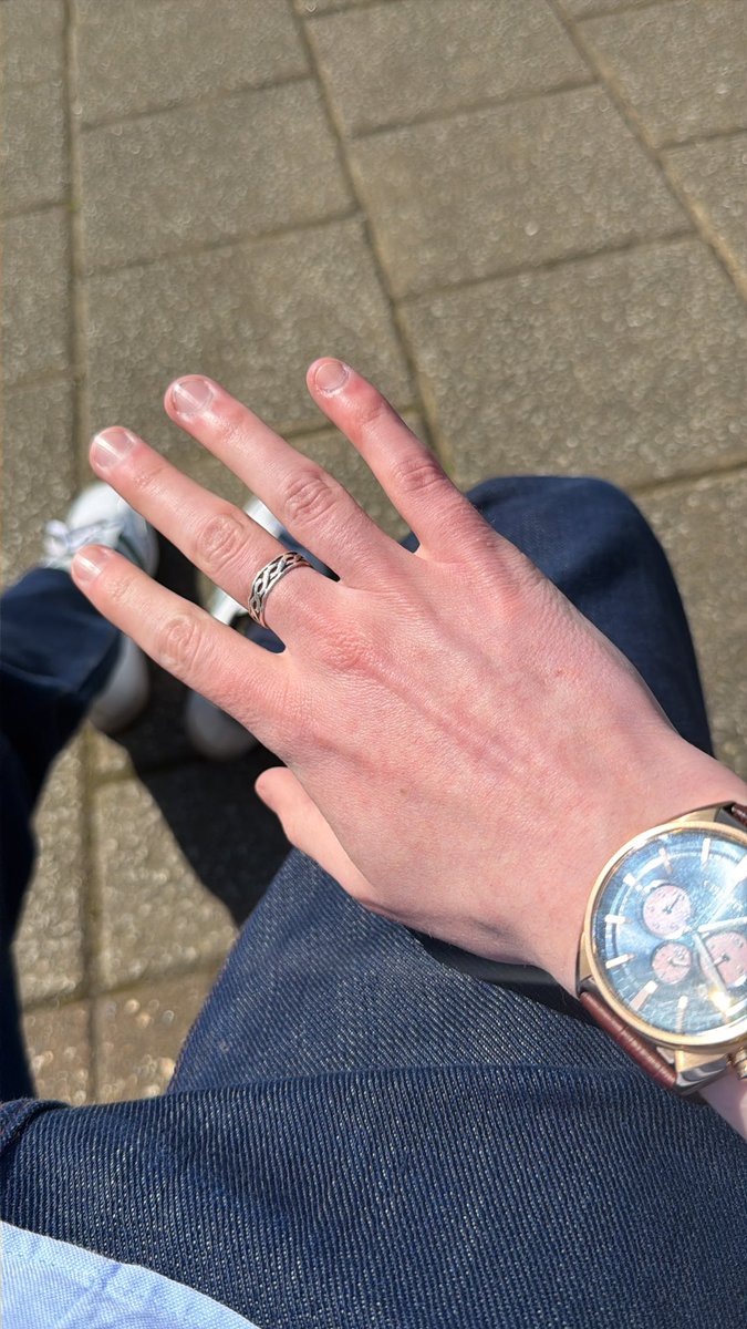 startingtimer 🍑🌸 (low iq individual) tweet media