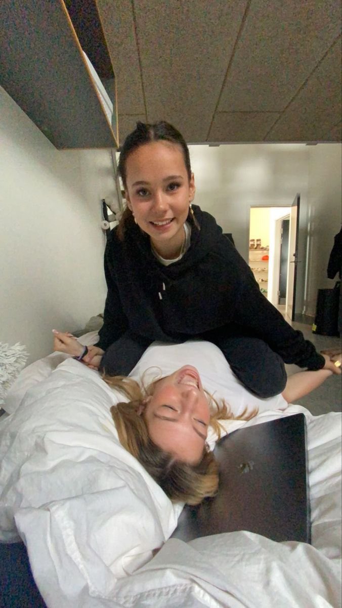 Lizzie Lz tweet media