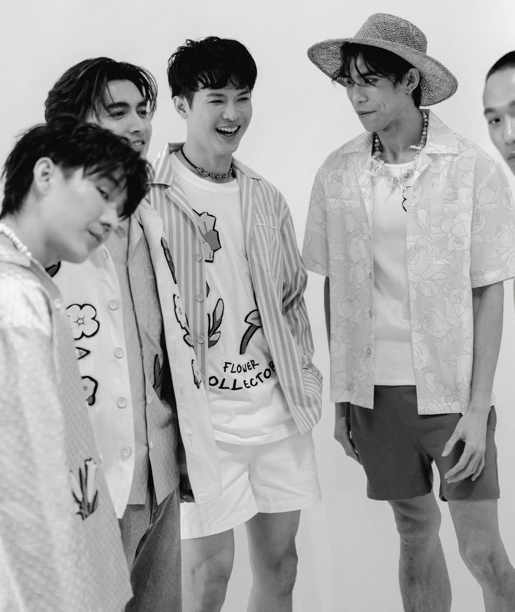 Andrea 🤍☆ tweet media