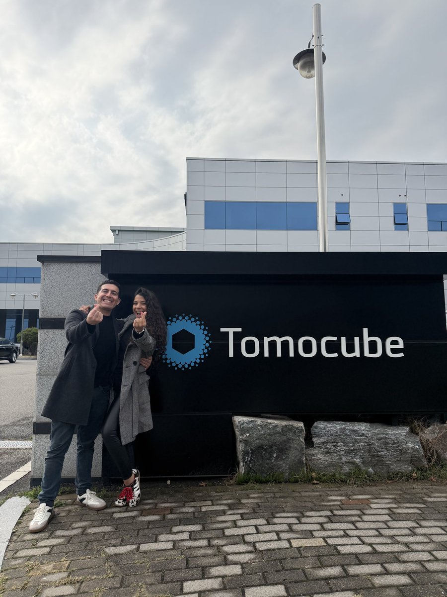 idelimav's tweet photo. So excited about our visit to Tomocube!
Proud to represent Chile as pioneers of holotomography in LATAM 🇨🇱🔬
An amazing experience!!! thank you, Korea!!!🇰🇷
@Tomocubeinc https://t.co/iUyuTq9hdT