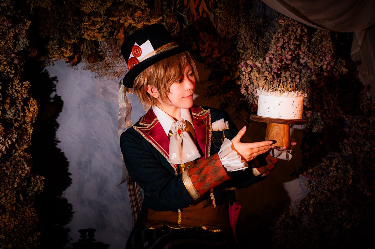 【Cosplay】  
A3!  摂津万里  
Dark Alice
.  
🎩🎂🫖🃏  
.  
写真/ <a href="/Ks_LOOKBOOK/">森野かぼす@写真垢</a>