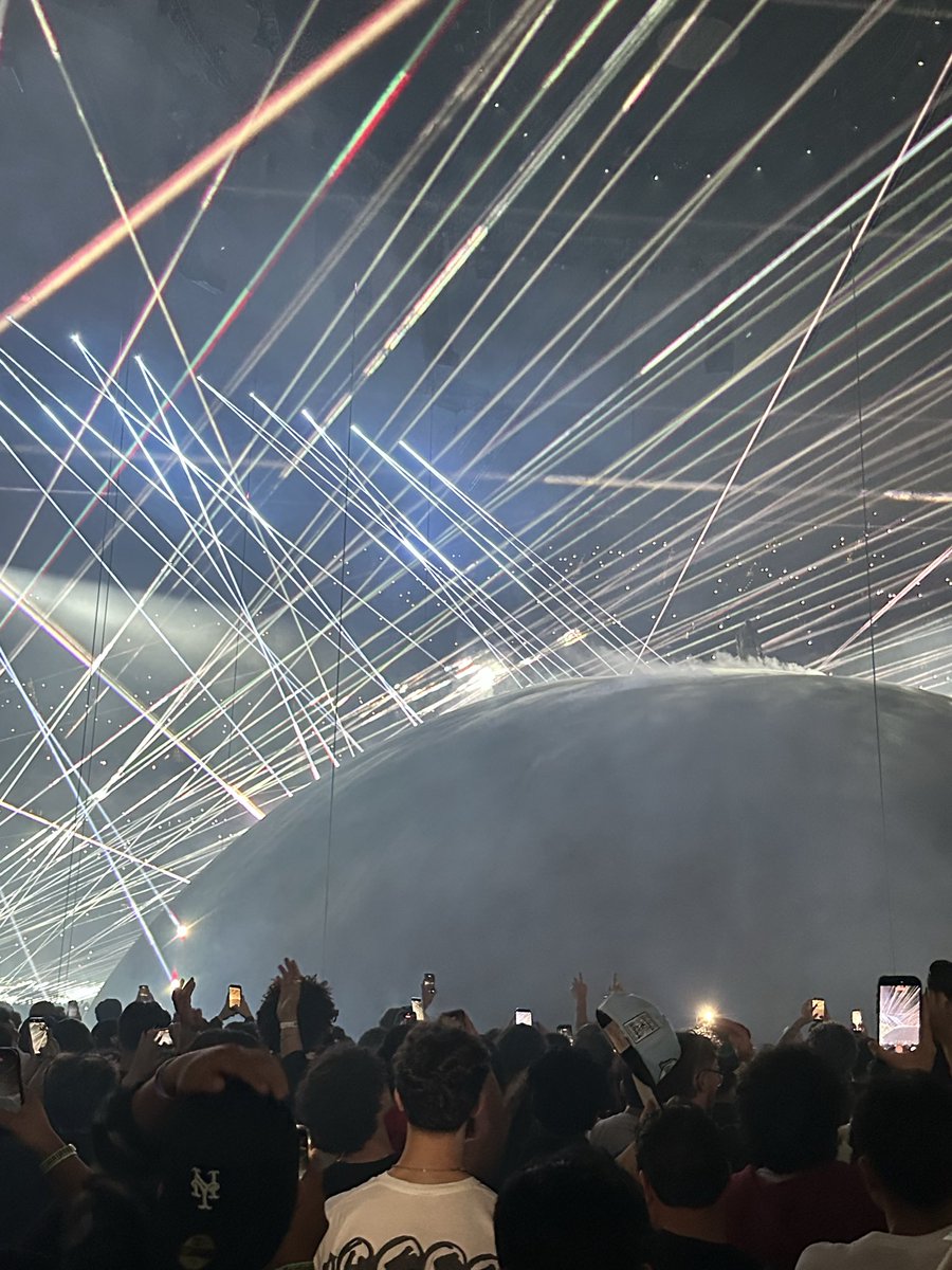 Shooter McGavin tweet media