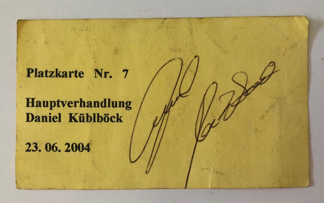 Worddonator's tweet photo. DSDS, ein Gurkenlaster, ein Autogramm von Daniel Küblböck und der Hass von heute: https://t.co/1R5qTpy1oI https://t.co/xgxmyvJILa