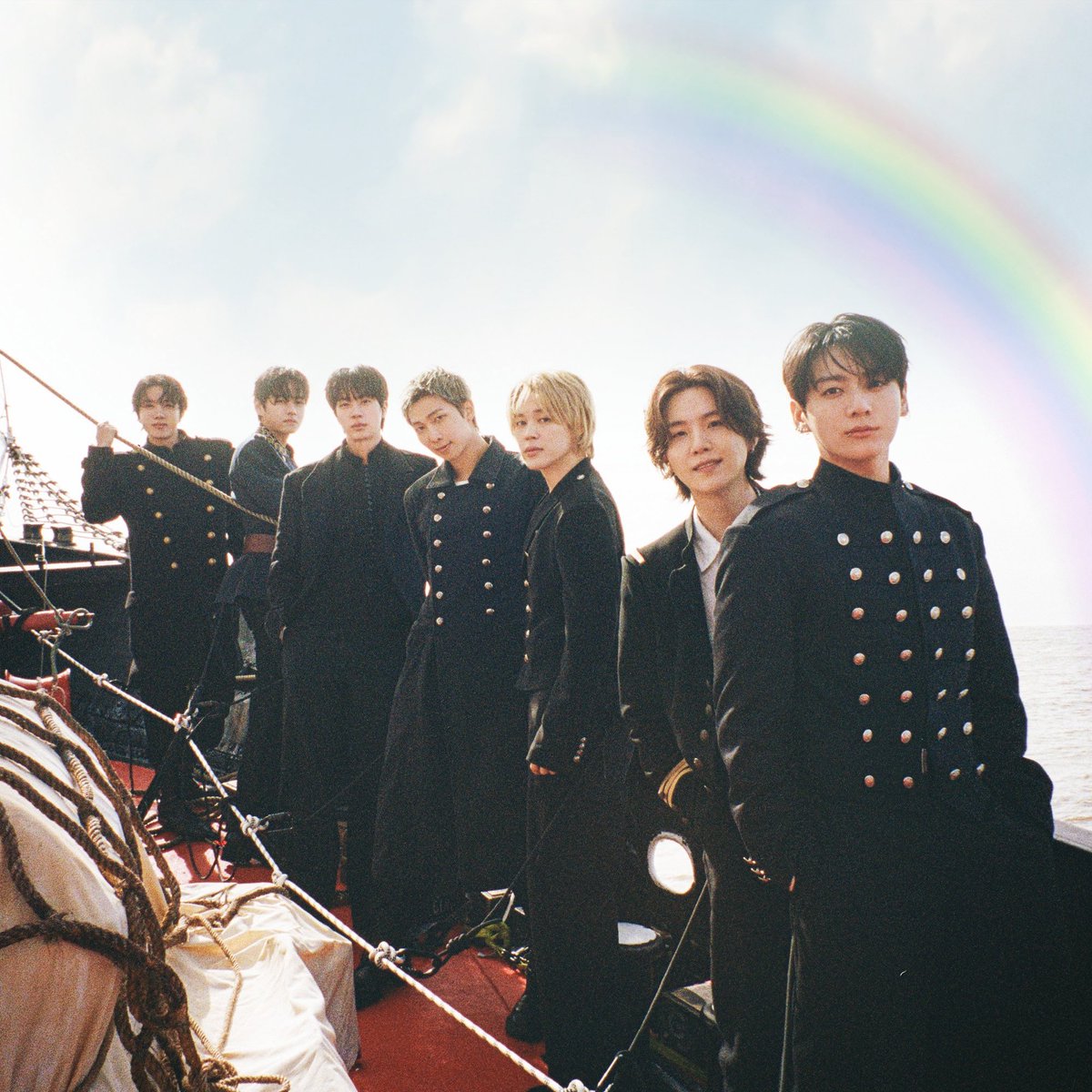 Munecavalerio's tweet photo. Goodmoring💜🐞afternoon &amp; evening world! Please Be kind to yourself and have grace that you will rise up this week. To does of us that are traveling to see our boys @BTS_twt be safe and be kind traveling is always stressful and remember to love yourself in the process. #BTSJapan https://t.co/Hr9H4KsHUz