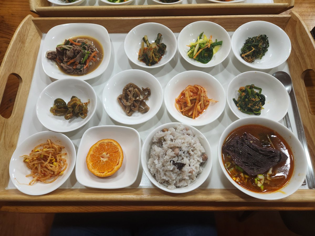 mason_edible's tweet photo. 어찌저찌 살다보니 암환자들이 장기요양하는 숙소 체험하러 와졌는데 정말 공기가 대박 좋음. 근데 방음 진짜 안 되는데 옆방에서 자꾸 "The final countdown" 노래가 반복 재생되는데 느낌이 너무 이상하다.. https://t.co/jziBHkoqXH