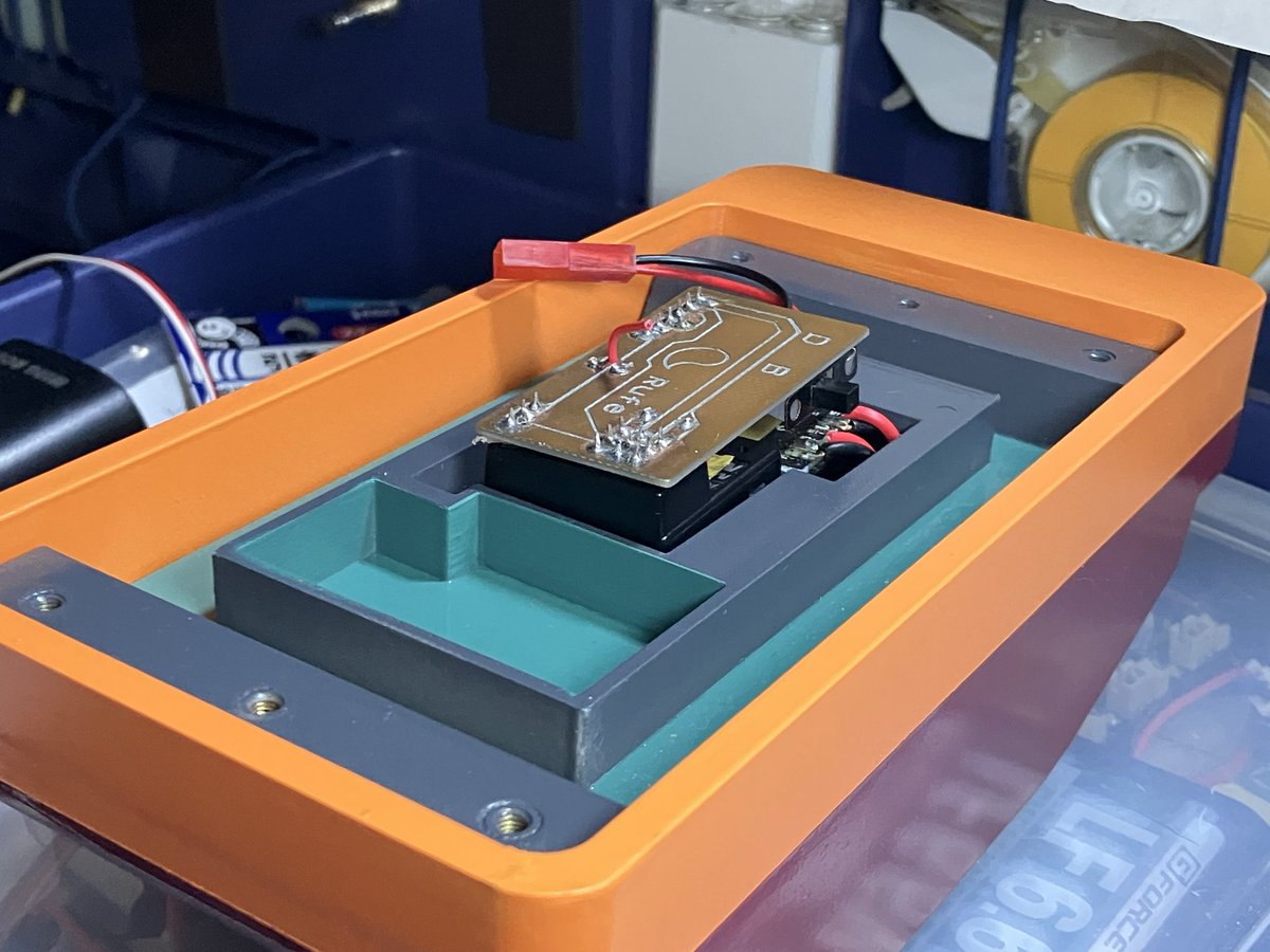 ルーフェ tweet media