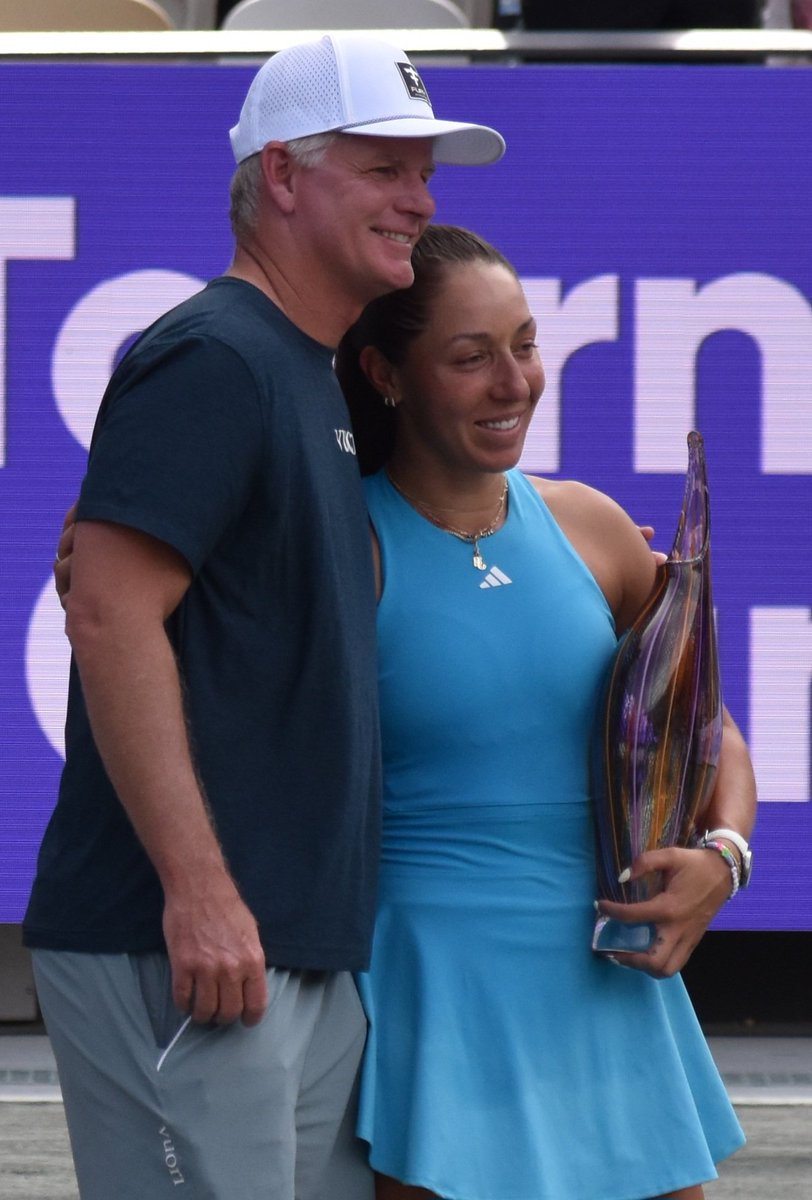 frame yourself tweet media