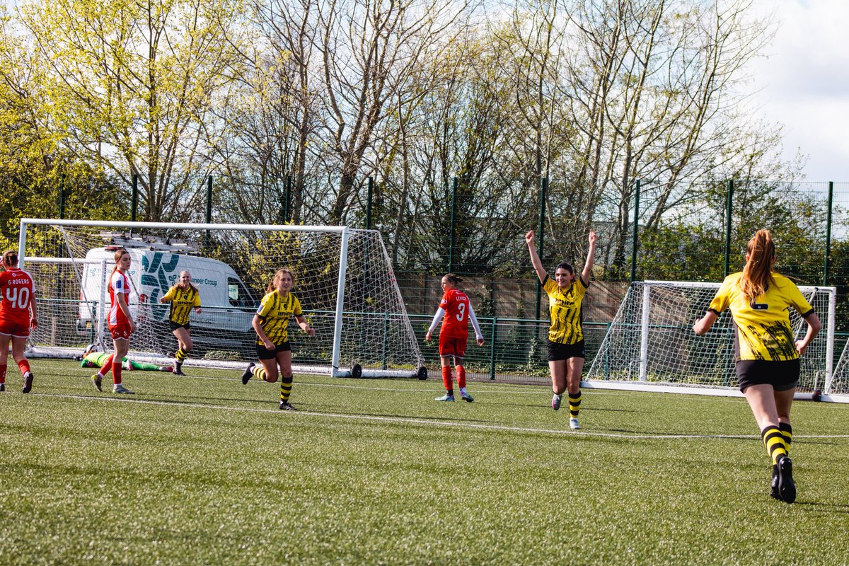 LeafieldAthLFC's tweet photo. G⚽️⚽️D AFTERNOON ✨

𝐌𝐚𝐤𝐢𝐧𝐠 𝐭𝐡𝐢𝐬 𝐛𝐚𝐧𝐤 𝐡𝐨𝐥𝐢𝐝𝐚𝐲 𝐰𝐞𝐞𝐤𝐞𝐧𝐝 𝐄𝐗𝐓𝐑𝐀 𝐟𝐮𝐧 𝐰𝐢𝐭𝐡 𝐚 𝐛𝐢𝐠 𝐰𝐢𝐧 🤩

📸 - @Ash_EliseRowe + a debut behind the lens from @BeckyBloor 😉🔥

@FAWNL | 🟡⚫️ | 𝐖𝐞𝐀𝐫𝐞𝐋𝐞𝐚𝐟𝐢𝐞𝐥𝐝 https://t.co/hciK2hTEOR