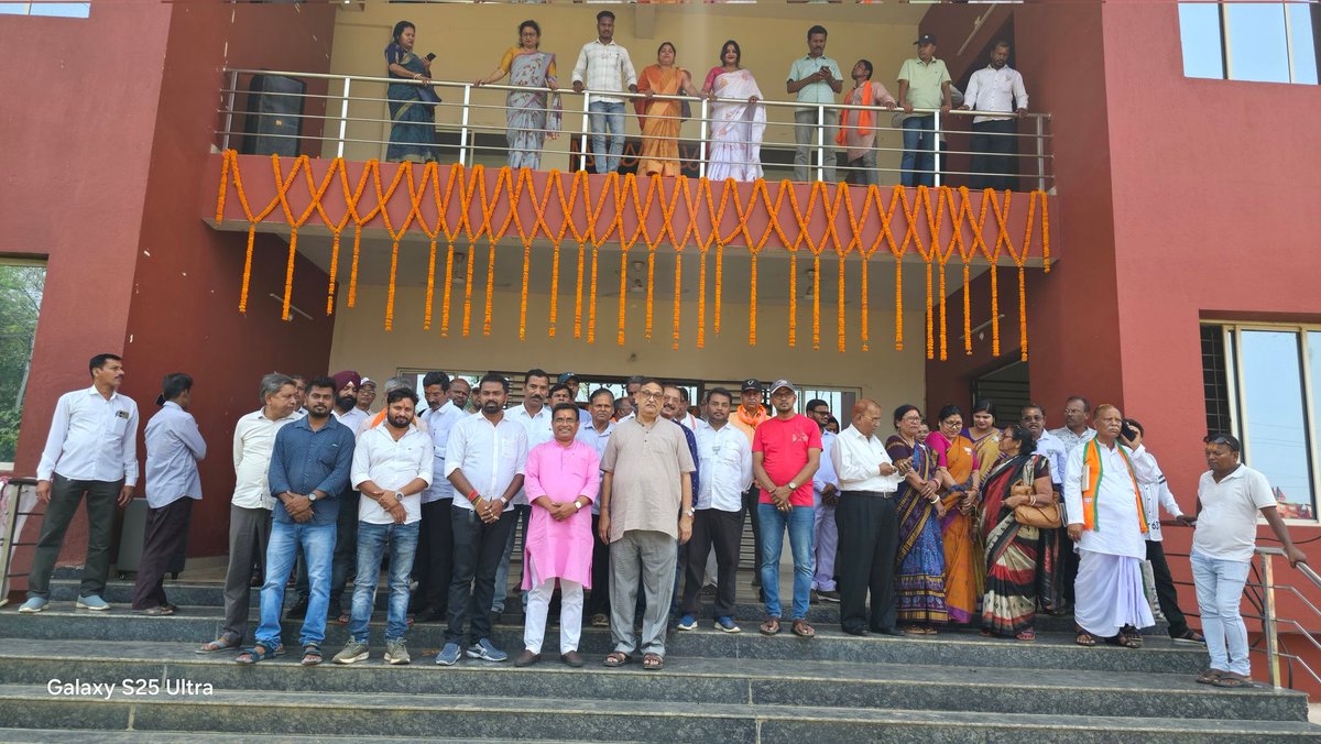 BjpKhaira's tweet photo. ରାଷ୍ଟ୍ର ର ପ୍ରଥମ ଓ ଅନ୍ତୋଦୟ ର ସଂକଳ୍ପ ଆଉ ସେବା ହିଁ ସଂଗଠନ ର ମୂଳମନ୍ତ୍ର କୁ ନେଇ ଚାଲୁଥିବା ବିଶ୍ବର ସବୁଠାରୁ ବଡ଼ ରାଜନୈତିକ ଦଳ Bharatiya Janata Party (BJP)   ର  ୪୭ ତମ ସ୍ଥାପନା ଦିବସ  ଅବସରରେ ବାଲେଶ୍ବର ଜିଲ୍ଲା କାର୍ଯ୍ୟାଳୟ ରେ ଯୋଗଦେବା ଅବସରରେ l
#47yearofnationfirst 
#47YearsOfNationFirst https://t.co/8lH6LeZfcw