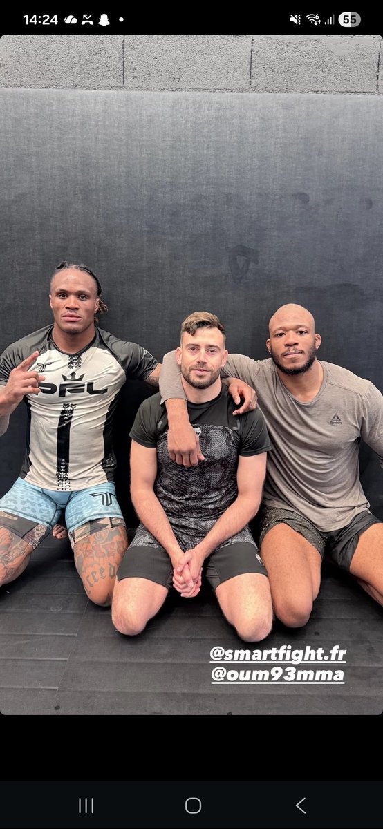 𝐦𝐚𝐧𝐧𝐲 𝐟𝐞𝐫𝐧𝐚𝐧𝐝𝐞𝐬 tweet media