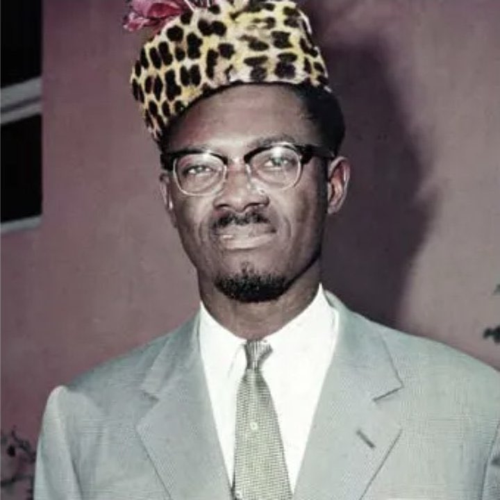 #RDC
Selon les opposants ya nzala, Lumumba était un dictateur p.c.q il portait une toque de léopard. Une opposition déracinée de notre culture congolaise. Une opposition culturement rwandalisée. Elle tolère la peau de la vache. 
😂😂😂😂😂😂😂😂😂😂