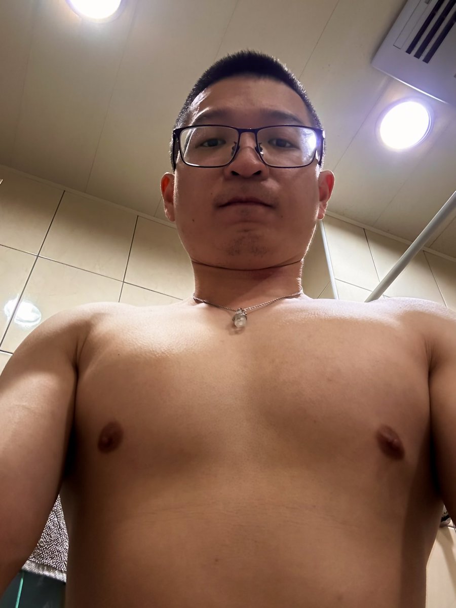 gwegwe1012's tweet photo. 體態紀錄：2026/4/6
體重：63kg https://t.co/4YiAwnCAl1