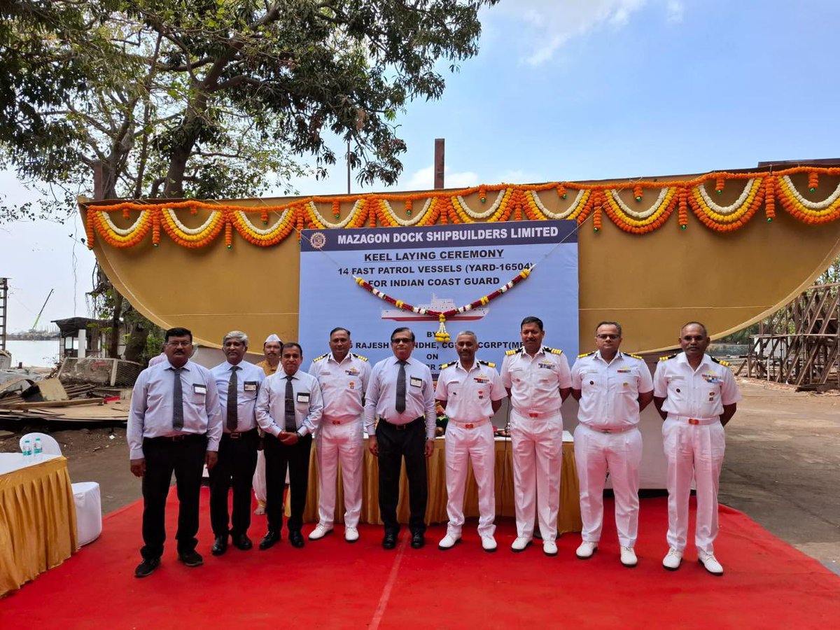 IndiaCoastGuard's tweet image. The Keel Laying Ceremony of 4th Fast Patrol Vessel #FPV and the Plate Cutting Ceremony of 7th #FPV, under the 14 FPV project of @IndiaCoastGuard were held today at @MazagonDockLtd . The occasion was graced by the Superintendent, Coast Guard Refit &amp;amp; Production Team, #Mumbai, as