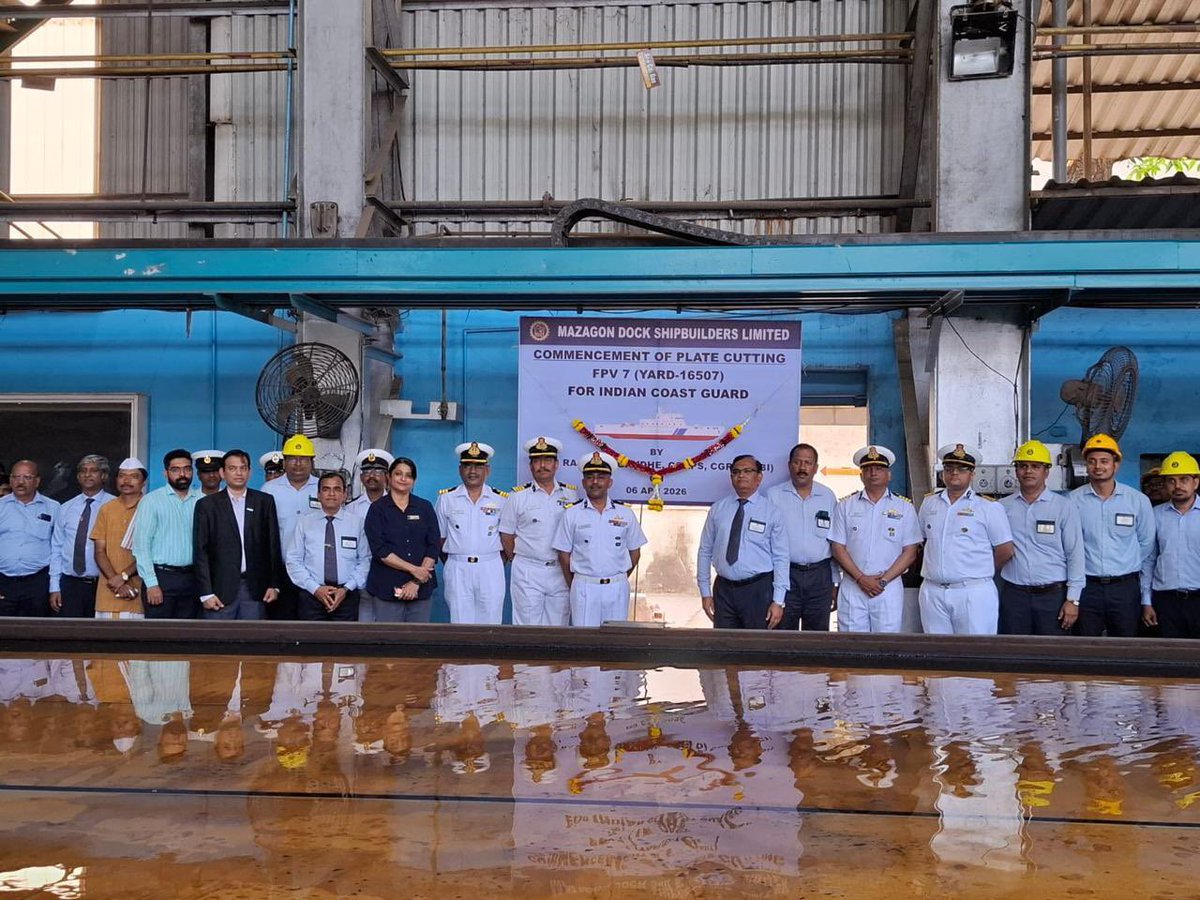 IndiaCoastGuard's tweet image. The Keel Laying Ceremony of 4th Fast Patrol Vessel #FPV and the Plate Cutting Ceremony of 7th #FPV, under the 14 FPV project of @IndiaCoastGuard were held today at @MazagonDockLtd . The occasion was graced by the Superintendent, Coast Guard Refit &amp;amp; Production Team, #Mumbai, as