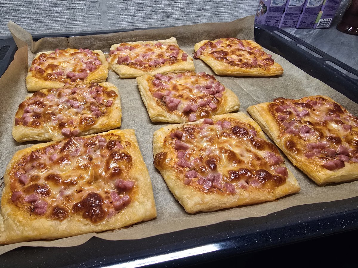 булочка, полная любви 🥧 tweet media